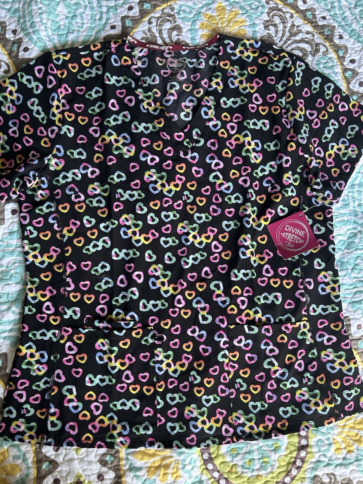 NWT Divine Stretch Black Colorful Rainbow Hearts Scrubs Top Polyester XL