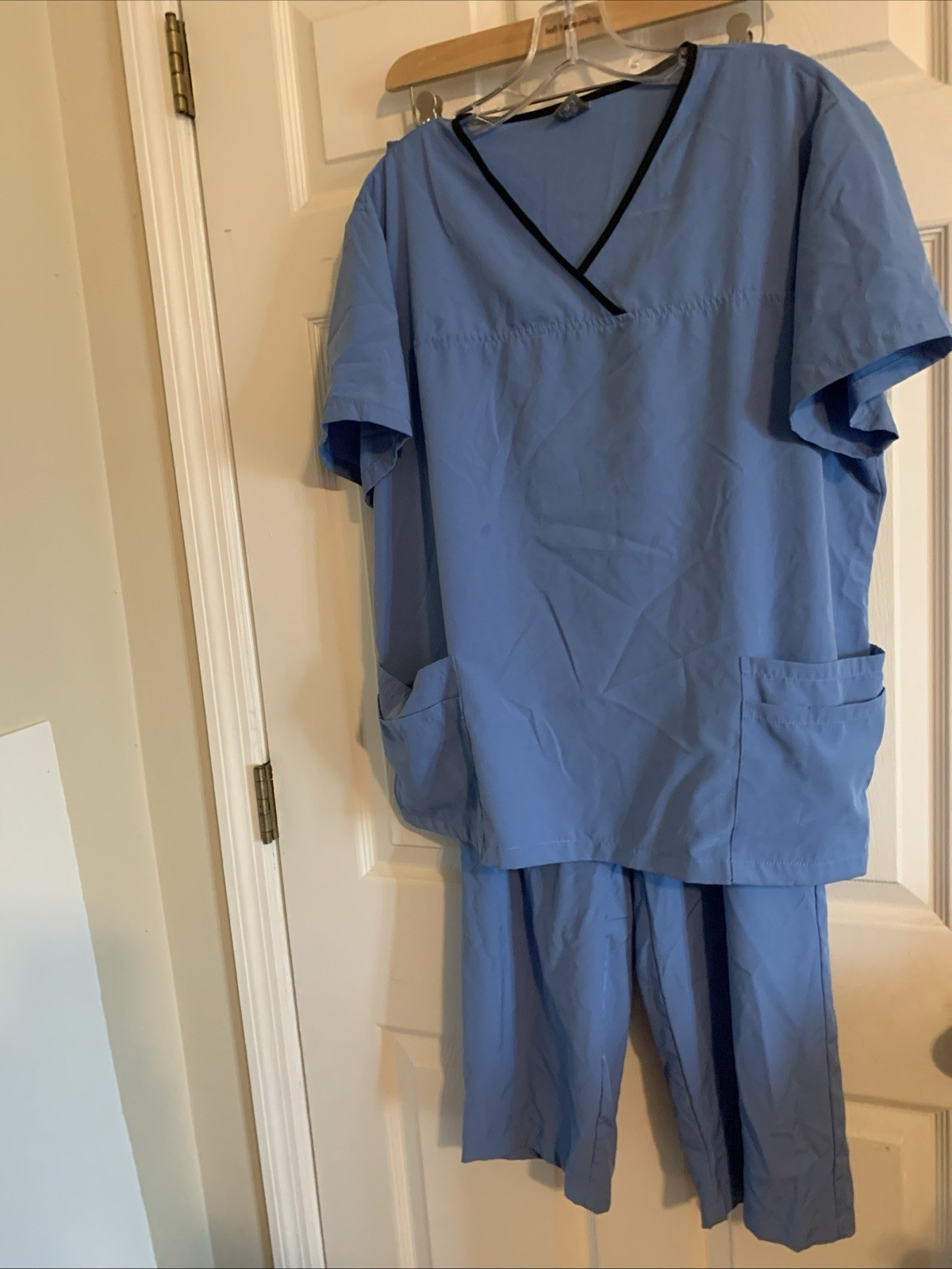 NiaaHinn XL Periwinkle Blue Medical Scrubs Set with Black Trim V-Neck