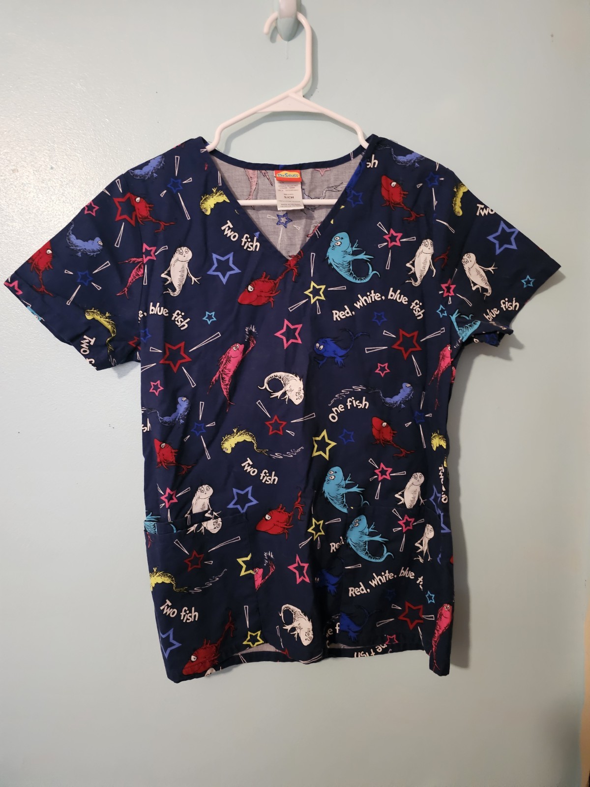 Dr. Seuss Red, White And Blue Fish Print Scrub Top – sz S