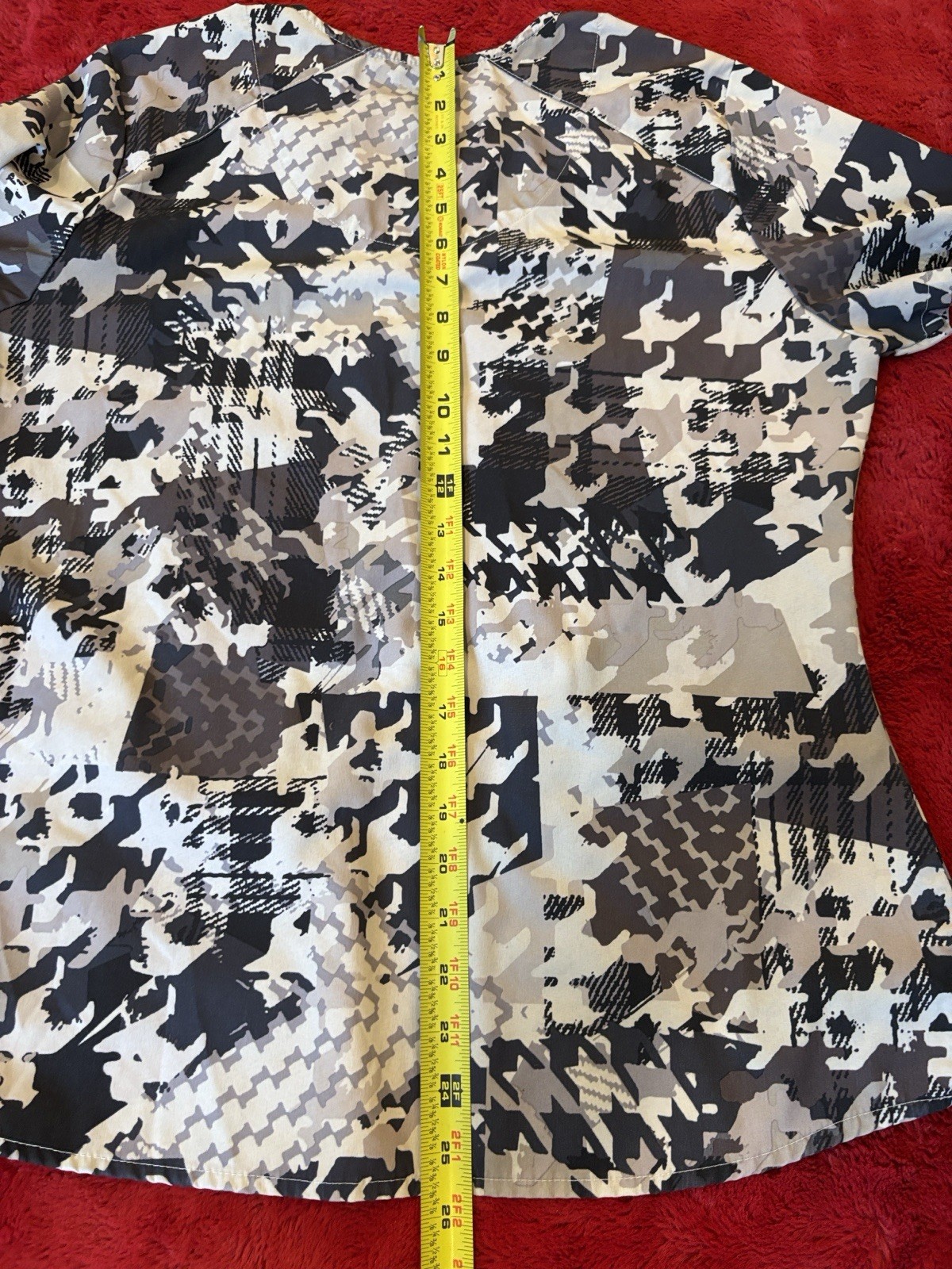 Grey’s Anatomy by Barco Women’s V-Neck Camo Scrub Top Poly/Spandex SZ M