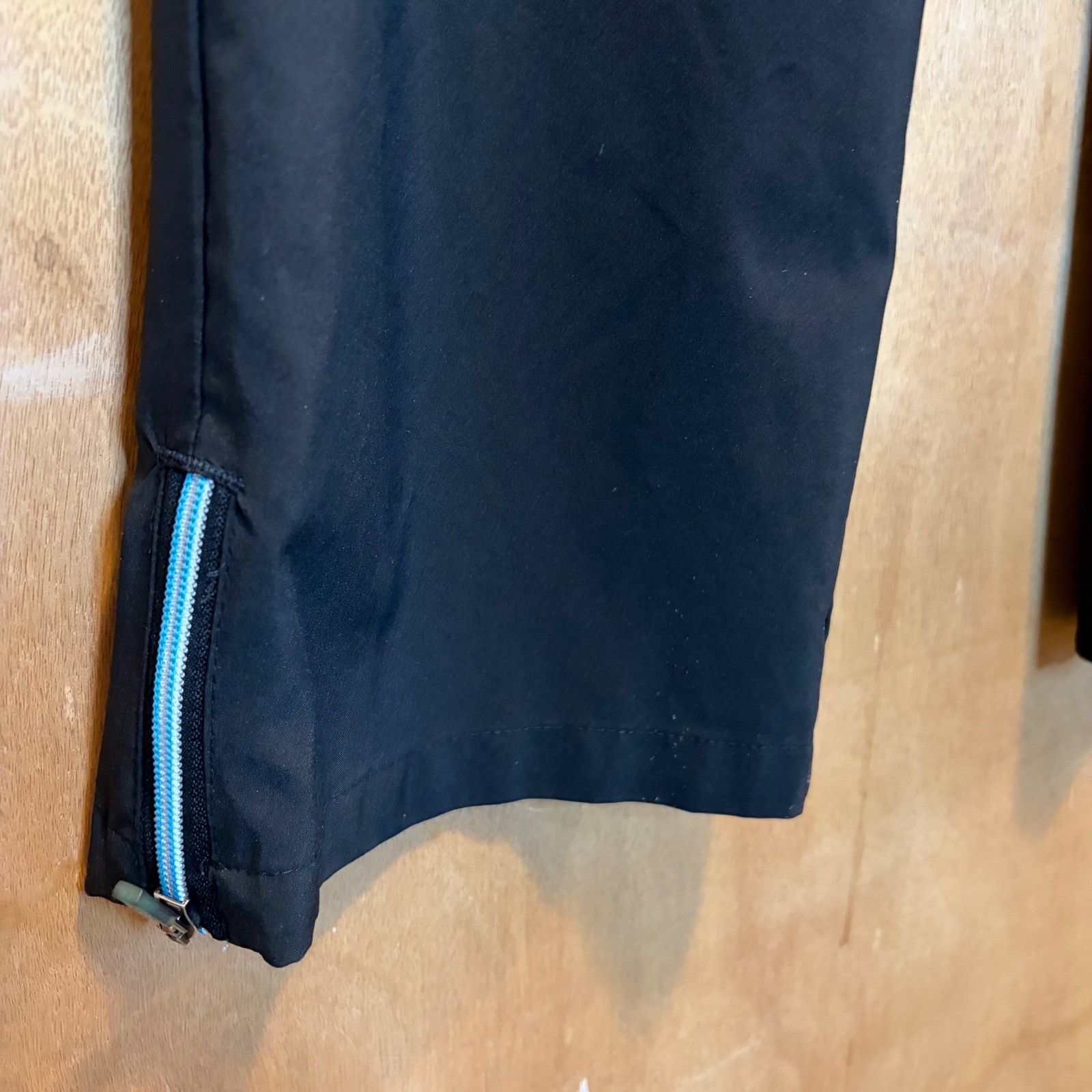 Urbane Performance Scrub Bottoms Women Medium Black Zipper Ankle Cargo Utility