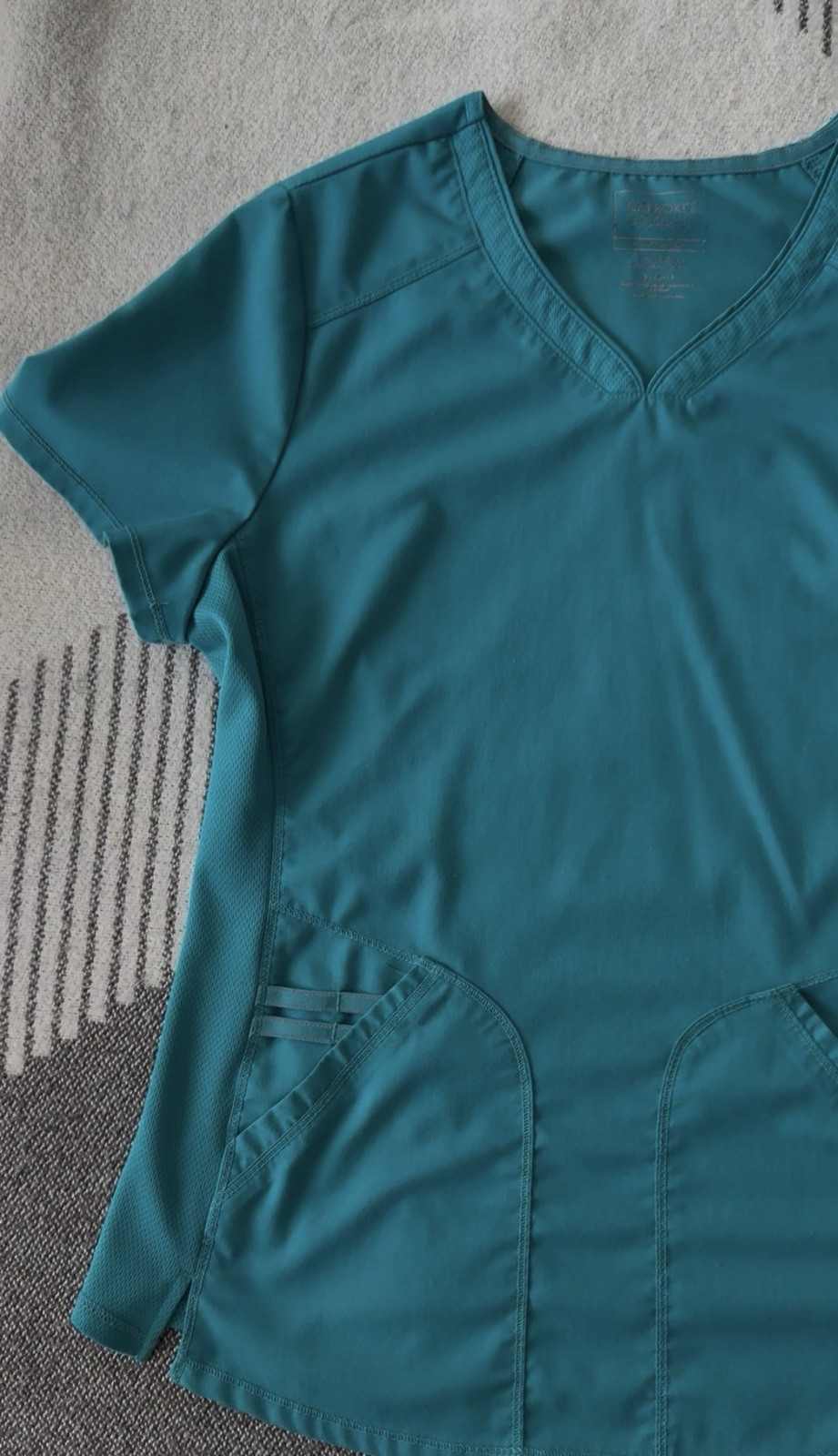 Cherokee Scrubs V-Neck Scrub Top 2 Pockets Mesh Panels WW601 Women’s SMALL TEAL