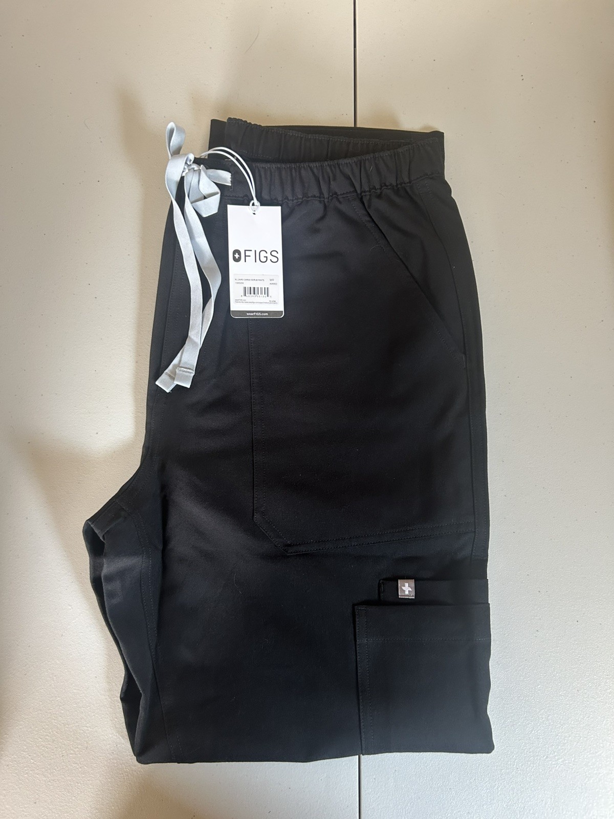 FIGS Scrub Pants Mens Medium Regular Black Cairo Technical Collection Cargo NWT