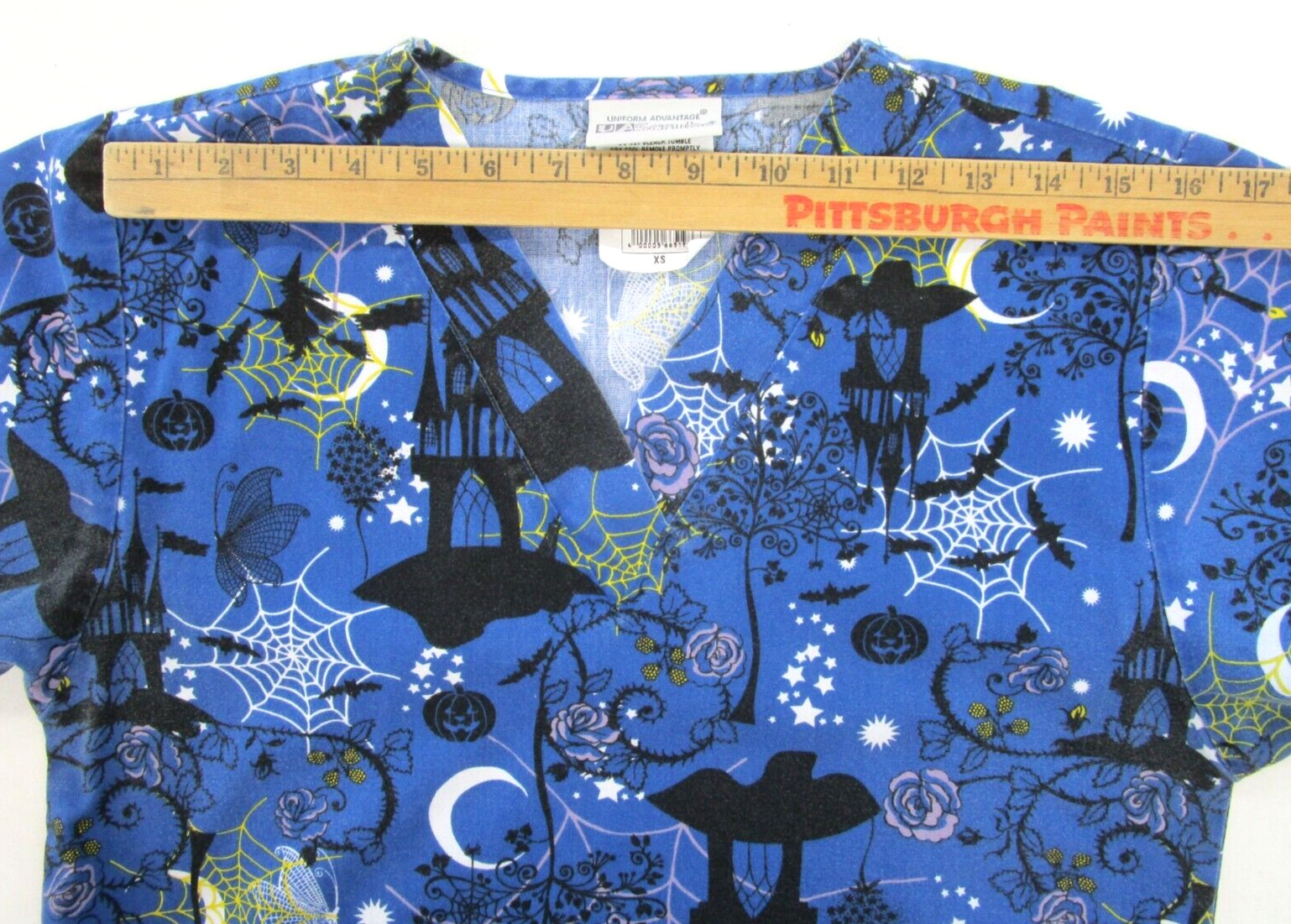 UA Scrubs Halloween Scrub Top Women Size XS Uniform Advantage Medical Dental Vet