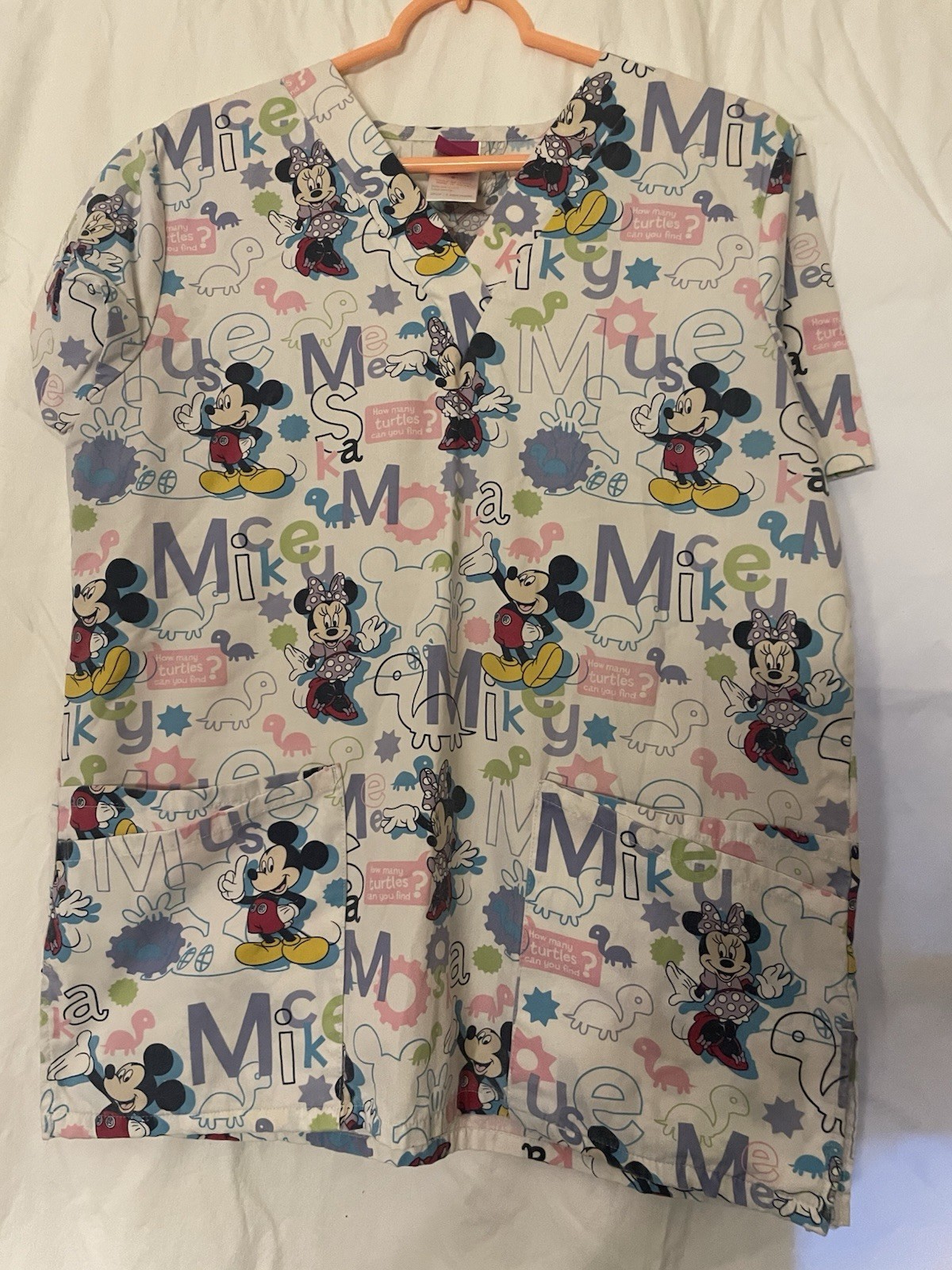 Wonderful World Disney Mickey Minnie Mouse How Many Turtles Scrub Top Sz Small
